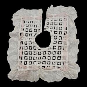 Vintage Hand Made Off White Small Italian Lace Collar Snap Closure 11” Diameter